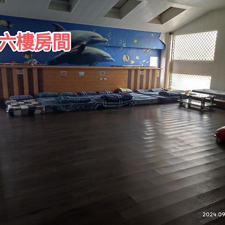 Dolphin Castle Bed & Breakfast Donggang Room photo
