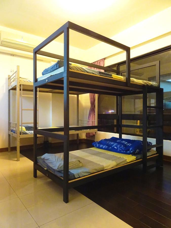 Dolphin Castle Bed & Breakfast Donggang Exterior photo