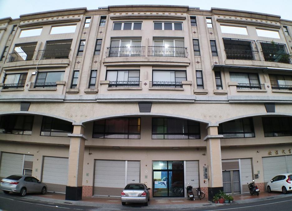 Dolphin Castle Bed & Breakfast Donggang Exterior photo